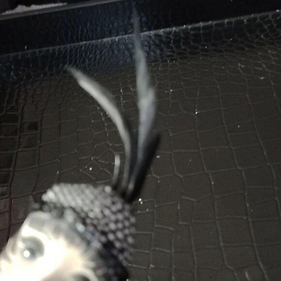 Vintage Handmade Unique Womens Face Painted Brooch Pin Feathers - Picture 9 of 11